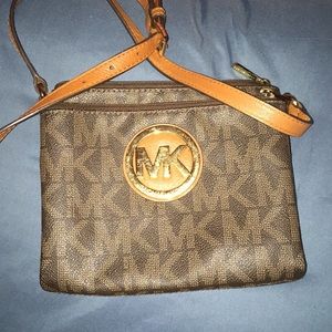 Michael Kors cross body!